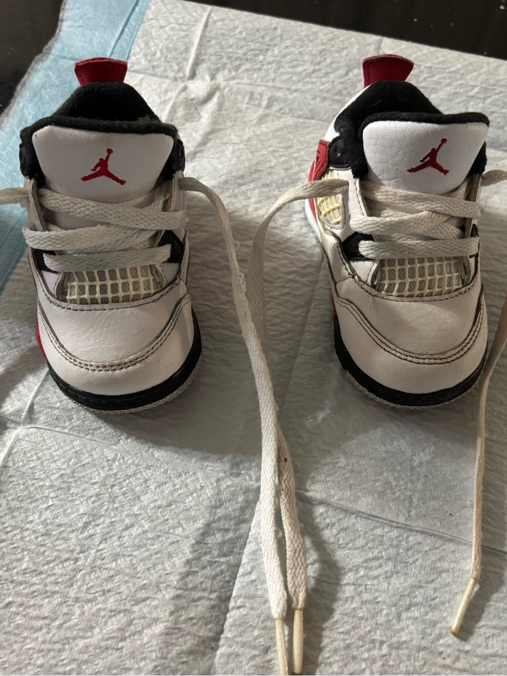 Jordan White, Red & Black Toddler Retro Sneakers
